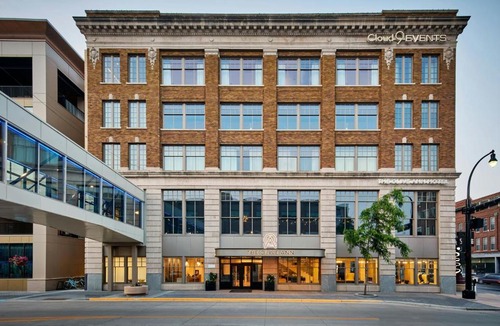 Grand Forks Hotel | The Olive Ann Hotel, Grand Forks, a Tribute Portfolio Hotel