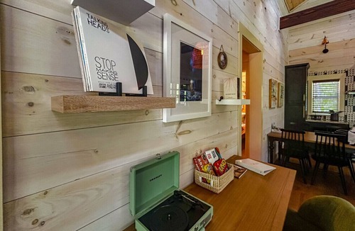 Heidelberg Cabin | The Overlook | Modern Cabin | Hot Tub | Fire Pit