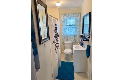 Pittsfield Apartment | The OverNight Library ~ 1/2 mile off I-95