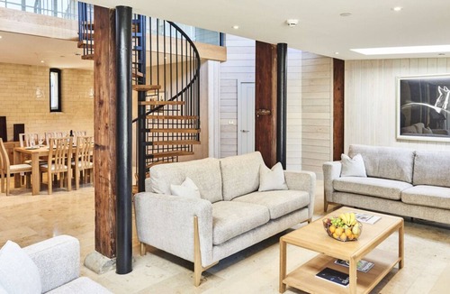 Walwick Apartment | The Peppercorn - Three Bedroom Apartment, Sleeps 6