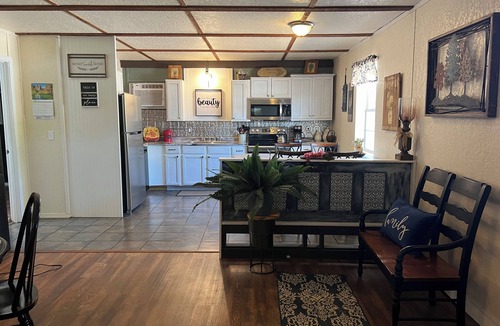 Newton County House | The picket fence Nana's big dream 3 beds-2 bedrooms -privacy patio deck