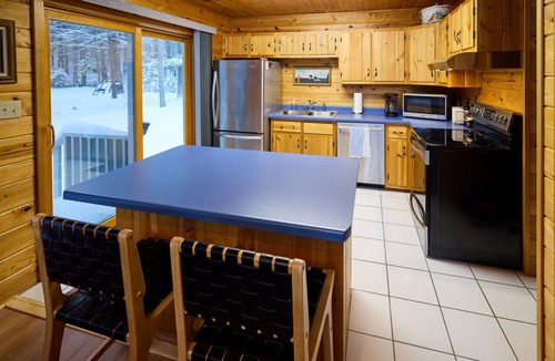 Hazelhurst Cabin | The Pines at Bear Lake - Superb Cabin in Hazelhurst - 3 Bed, 2 Bath