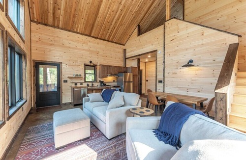 Ely Apartment | The Pioneer Lakeview Cabin with Private Sauna