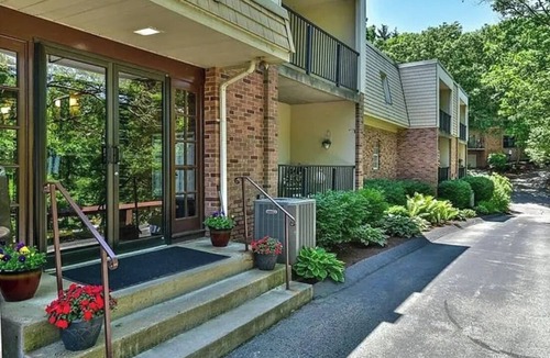 McKnight Apartment | The Pittsburgh Nest
