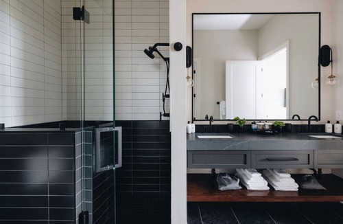 Prospect Hotel | The Plume at The Purple Martin - 1 bed 1 bath unit in Norton Commons