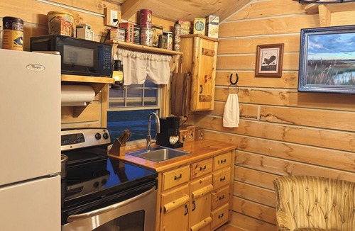 Murphysboro Cabin | The Pondside Cabin Retreat — A True Cabin Escape