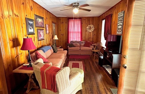 Leckie Cabin | The Powerhouse lodge has 2 bedrooms on 10 acres in adorable Maybeury