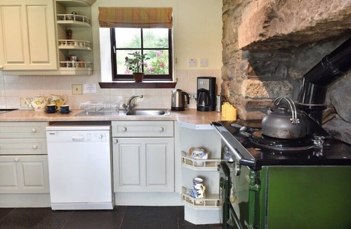 Woodend Cottage | THE PRESS HOUSE, pet friendly, with a garden in Carrbridge