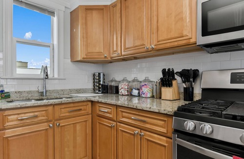 Central-Maverick Square - Paris Street Apartment | The Princeton Boston - Luxurious Apartment - New - Near Downtown Boston, Airport