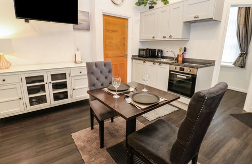 Haydon Bridge Bed & Breakfast | The Railway Apartment, Haydon Bridge