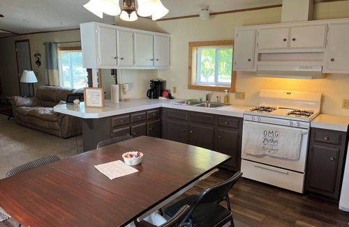 Pollock House | The Ranch House, pet friendly with kennel and 6 bedrooms house with everything.