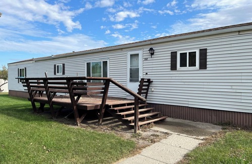 Pollock House | The Ranch House, pet friendly with kennel and 6 bedrooms house with everything.