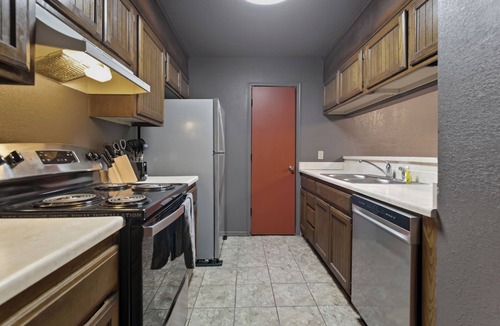 Tulsa House | The Red Door on 66th - 3BR/2BA Duplex