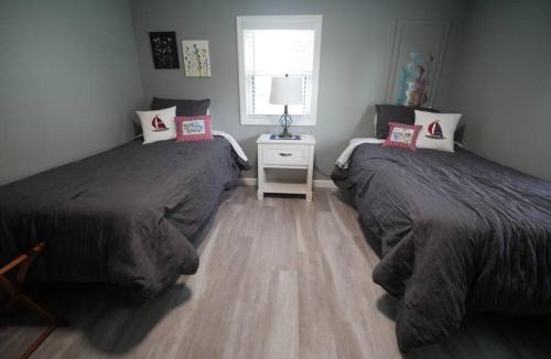 Conneaut Lakeshore Apartment | The Red Haven at Conneaut Lake