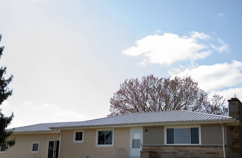 Carbon Hill House | The Retreat at CCWC - Three bedroom house, minutes from Ohio U. & Athens.