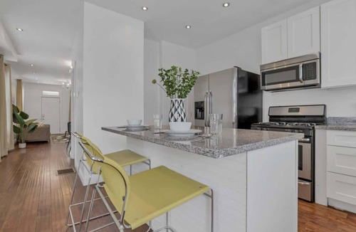 Italian Village House | The Retro Sleepover Pad- 2 BR/1.5BA
