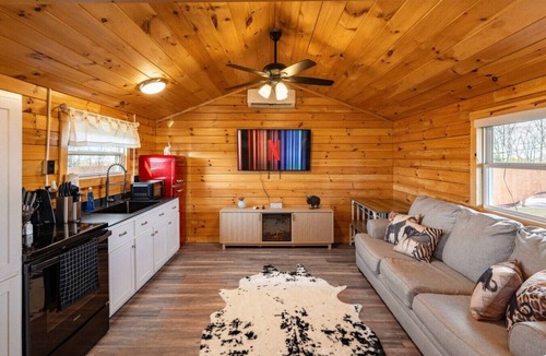 Rutland Cabin | The Ridge Cabin! 15-minutes from the ARK