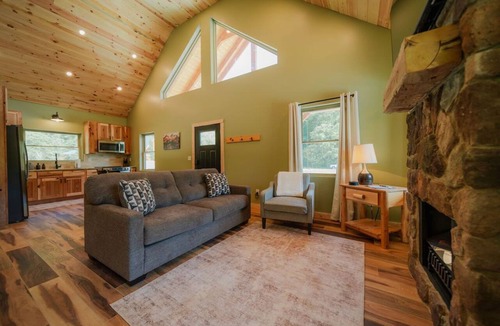 Carbon Hill Cabin | The Riparian | Hocking Hills, Plunge Pool, Hot Tub