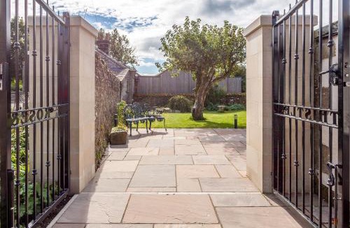 Old Bewick Hotel | The Rose and Thistle Alwinton