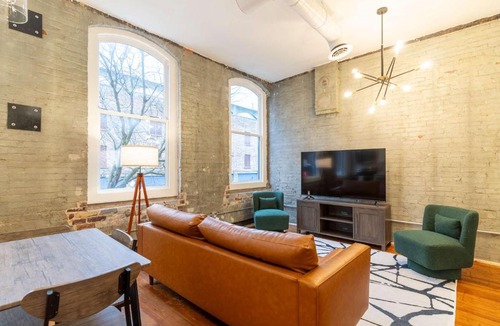 Frankfort Apartment | The Saint Clair
