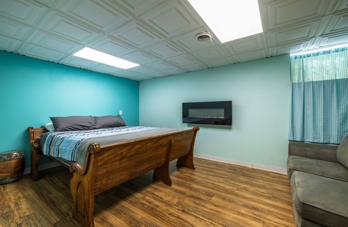 Hallsville Cabin | The Sanctuary (Near Tecumseh)
