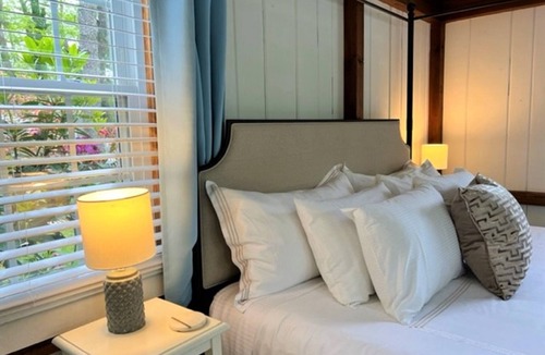 Eastham Apartment | The Seagrove Suites & Guest Rooms - Luxurious Deluxe King Suite - Pets Allowed
