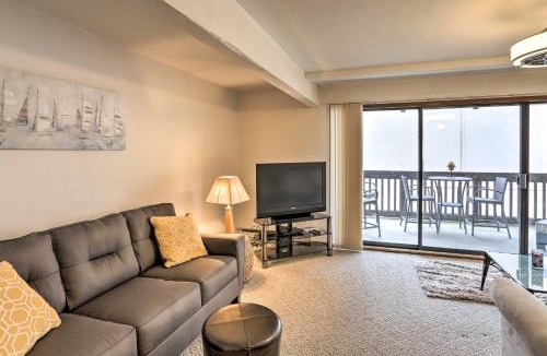 Port Clinton House | The Shores Condo w/Beach Access < 2 Mi to Dtwn!