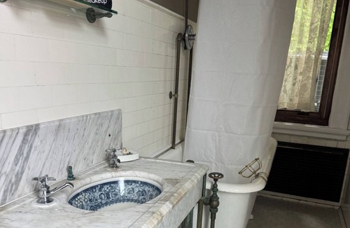 Manchester Hotel | The Siena Room -Villagio Hotel ★WALK to STADIUM ★FREE PARKING