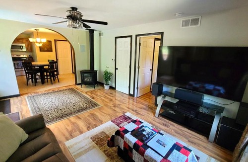 Old Town Apartment | The Sovereign Suite - Cozy And Convenient With Home Theater