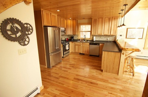 Bethel Ski Chalet | The Sparrow Chalet at Sunrise Village