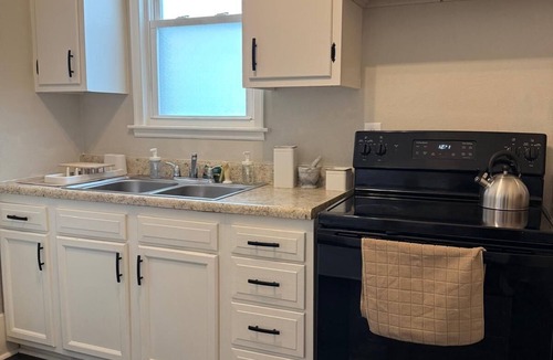 Hamilton House | The Sporty Nook - Cozy Studio Near Spooky Nook