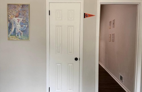 Hamilton House | The Sporty Nook - Cozy Studio Near Spooky Nook