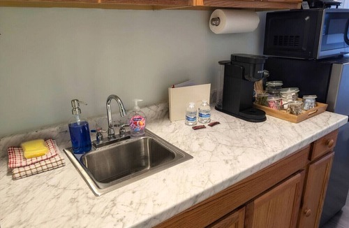 Old Lyme Apartment | The Stern at Soundview · Beach+Ocean+Sunrise