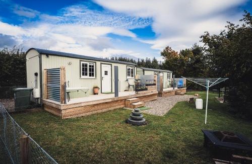 Murthly Apartment | The Swift, Shepherds Hut at Bee Happy Breaks Scotland