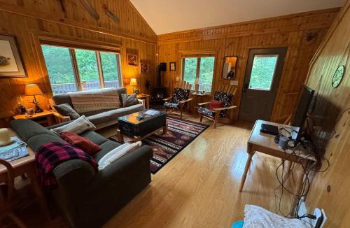 Babcock House | The Timber Hideaway