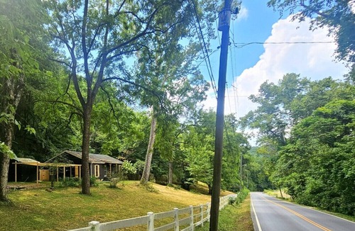 Whites Creek House | The Timber & Tune Retreat: 3BR Woodland Oasis | Huge Rolling Yard | 15 Min to Ryman