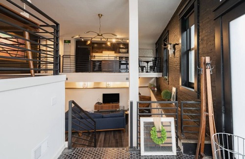 Italian Village Apartment | The Urban Treehouse - Short North