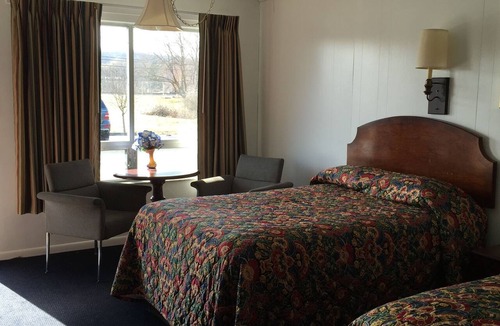 Harmarville Hotel | The Valley Motel