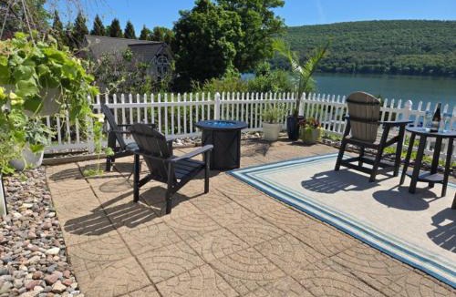 Hammondsport Apartment | The View at Harbor Lights