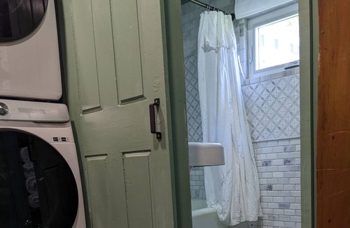 Peaks Island House | The Virginia -3 bedroom 2 bath cottage on Peaks Island, Maine