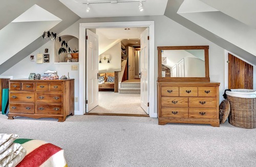 West End Apartment | The Walker House. One of a kind stay in Portland's West End, Walker's Paradise!