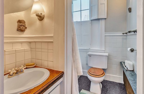 West End Apartment | The Walker House. One of a kind stay in Portland's West End, Walker's Paradise!