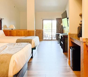 Minocqua Hotel | The Waters of Minocqua