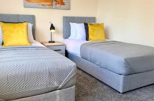 Newton Aycliffe House | The Wellhouse By Blue Skies Stays