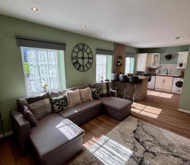 Leith Apartment | The Wheel House - Private Front door and Free Parking