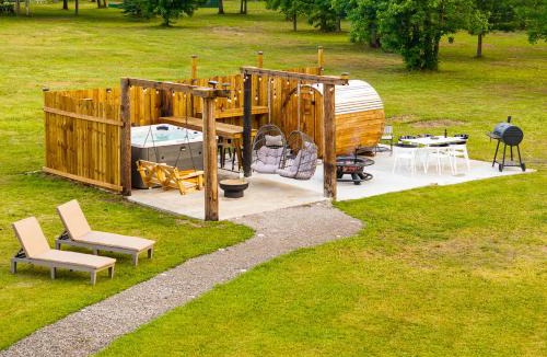 Grayling Hotel | The Windmoor Lodge
