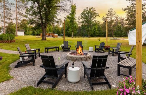 Grayling Hotel | The Windmoor Lodge