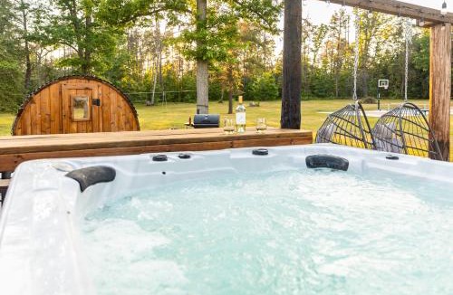 Grayling Hotel | The Windmoor Lodge