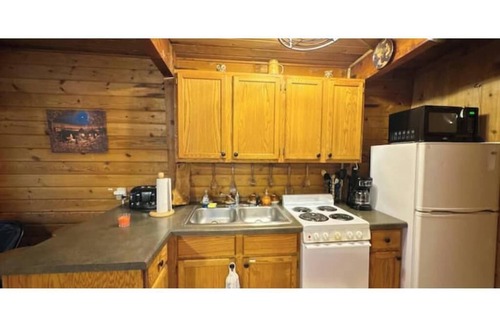 Bessemer Condo | The Windsong Lodge #3
