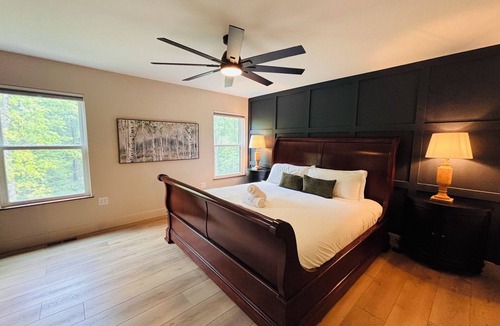Logan Cabin | The Woodlands at Hocking Hills-Magnolia Grove Lodge